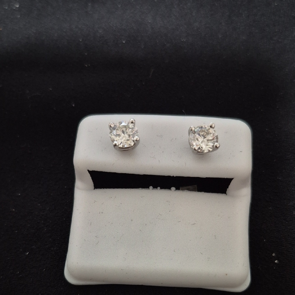 Elegant Silver Moissanite Stud Earrings | 6mm | 1.6 CT VVS | 925